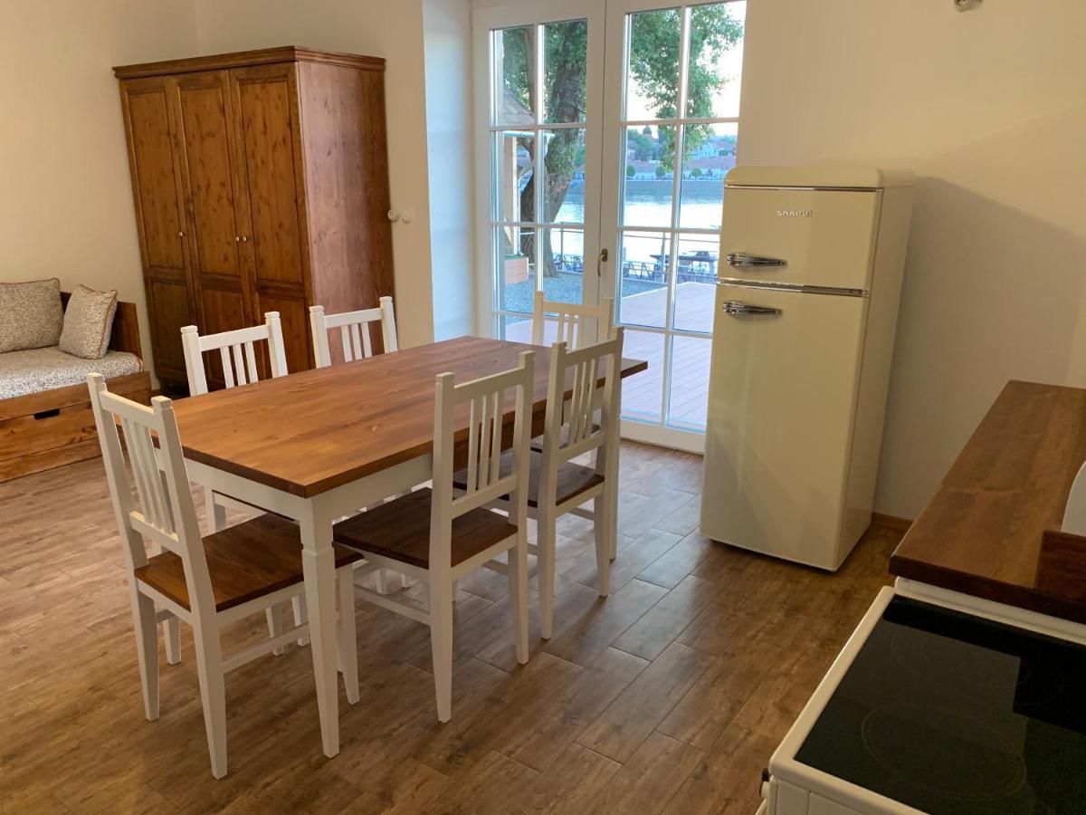 Szazesztendos Reveszhaz Apartman Szigetmonostor Exterior photo