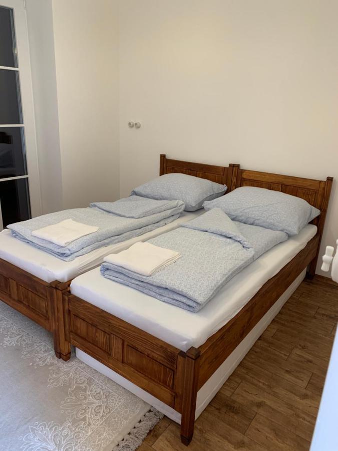 Szazesztendos Reveszhaz Apartman Szigetmonostor Exterior photo