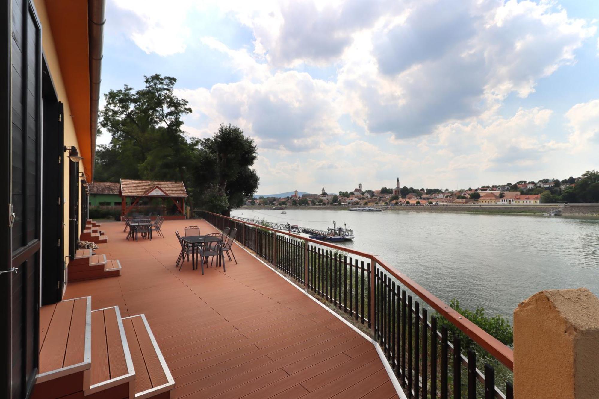 Szazesztendos Reveszhaz Apartman Szigetmonostor Exterior photo